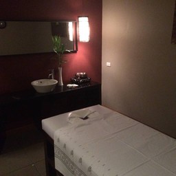 เตียงนวดอโรมา