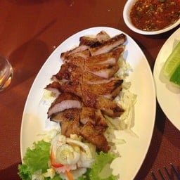 คอหมูย่างซีอิ้ว  80 บาท