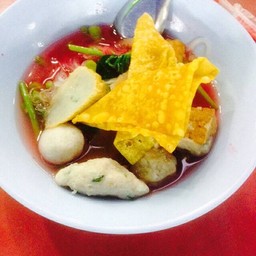 ก๋วยเตี๋ยวเย็นตาโฟทรงเครื่อง ลูกชิ้นเต้าหู้แคระ ธ. กสิกรไทย บางบัวทอง