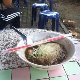 ก๋วยเตี๋ยวเรือหมูน้ำตก