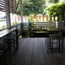 ที่นั่งด้านนอก