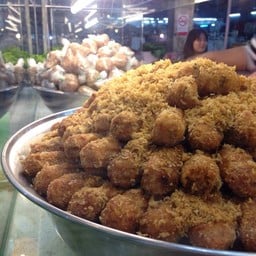 ยำแหนม รสเด็ด