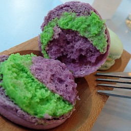 Sweet Melon Macaron.