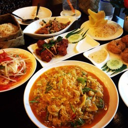 อาหารโอเค  แต่พนักงานแย่   ไม่มากินแล้วหล่ะ