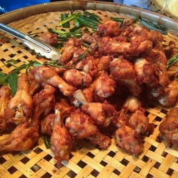 ไก่ทอดจิ้มแจ่ว ตลาดน้ำขวัญเรียม