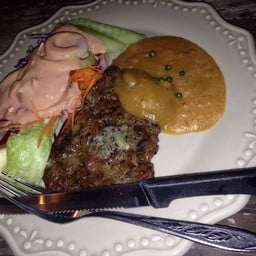 ริมทาง Steak House