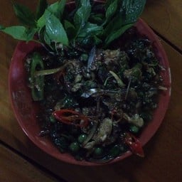 ปลาบึกผัดฉ่า