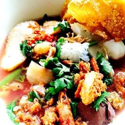 กินเตี๋ยวเจ๊นิล
