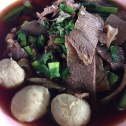 ร้านก๋วยเตี๋ยวป้าหนัก