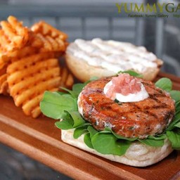 Grilled Salmon Burger 310++ บาท (4)
