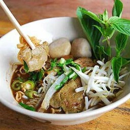 ก๋วยเตี๋ยวเรือโกแบ๋นบางกร่าง2 ตลาดบางบัวทอง วัดเล่งเน่ยยี่2