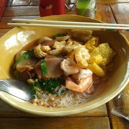 ก๋วยเตี๋ยวบ้านบึงซอยจ่าบรรณ