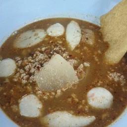 ก๋วยเตี๋ยว ปูสด ลูกชิ้นปลา
