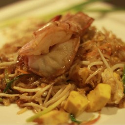 ผัดไทยกุ้งสด