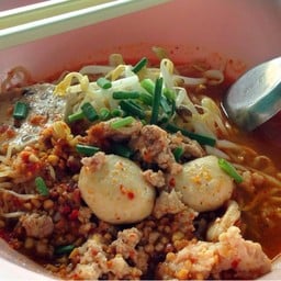 นายดำหมูตุ๋น