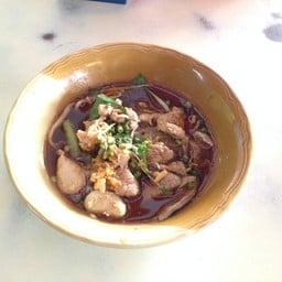 ร้านลูกชิ้นทอดน้องไอคิว  ท้ายซอยวัดด่าน