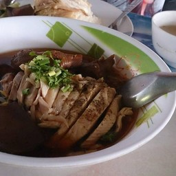 เจ๊ยุ้ย ข้าวมันไก่