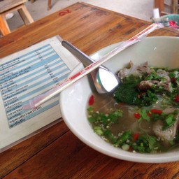  ก๋วยเตี๋ยวต้มแซ่บกระดูกอ่อน