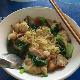 ราชาบะหมี่เกี๊ยวหมูแดง