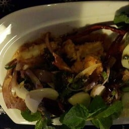 ลาบทะเลกรอบ