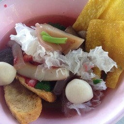 ชายสี่หมี่เกี๊ยว ภาชี