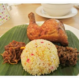 ไก่ทอดใหญ่มากกก กรอบมาก แต่เค็มไปหน่อย