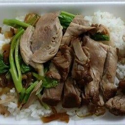 มารวย ข้าวขาหมู ข้าวหมูแดง ข้าวหมูกรอบ