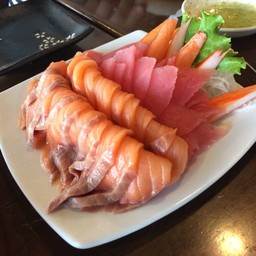 ซาชิมิ แซลมอน มากุโร่ สไลด์บาง😙😙