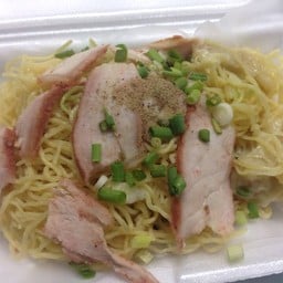 บะหมี่เกี๊ยว ตลาดนัด โรงพยาบาลตำรวจ