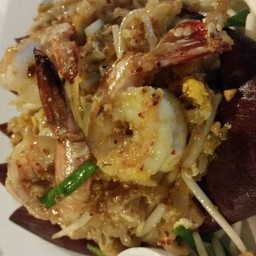 ผัดไทกุ้งสด