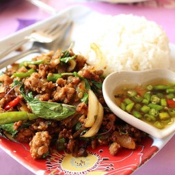 ผัดกะเพราหมู (35 บาท)