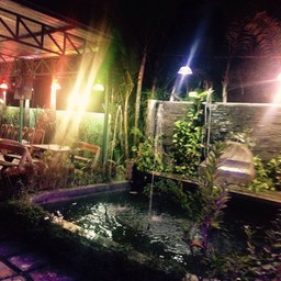 บรรยากาศเหมือนนั้งทานริ่มน้ำตก