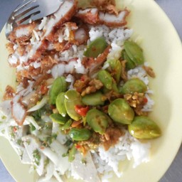 ข้าวแกงแม่ยุ้ย ตลาดตรอกหม้อ