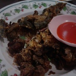 ข้าวต้มโต้รุ่ง แปดริ้วเจ้าเก่า