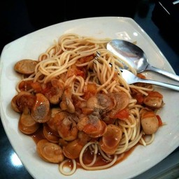 สปาเกตตี้ ไส้กรอกปลา น้ำซอสเข้มข้นมากๆๆอร่อยๆ