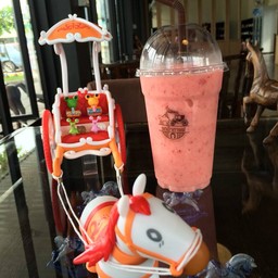 สตรอเบอร์รี่สมูทตี้โยเกิร์ต