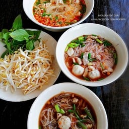 ก๋วยเตี๋ยว 9 บาท