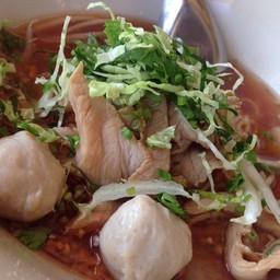 ก๋วยเตี๋ยวน้ำแดง แปลกใหม่ได้รสชาด