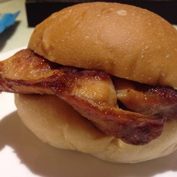 Burgerหมู อร่อยดีค้า😋