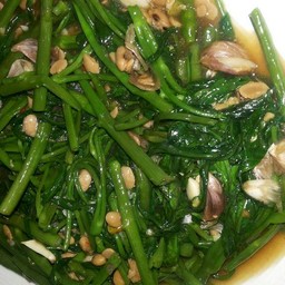 ผัดผักบุ้งไฟแดง