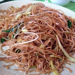 บะหมี่ผัดทางร้าน