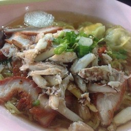บะหมี่เกี๊ยวปูหมูแดงน้ำ 40฿