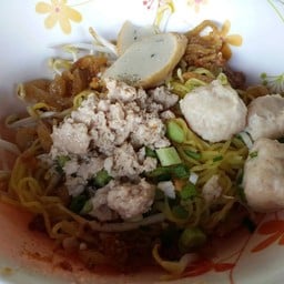 เกาเหลาเลือดหมู ก๋วยเตี๋ยวหมูต้มยำ ลาดกระบัง 20/2