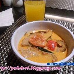 ถ้วยนี้ใช้ได้ แกงเผ็ดเป็ดย่าง ตอนแรกหมด ตักได้ตอนมาเติมรอบสอง
