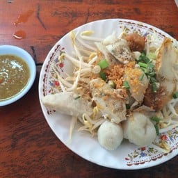 ลูกชิ้นปลาลวกจิ่ม