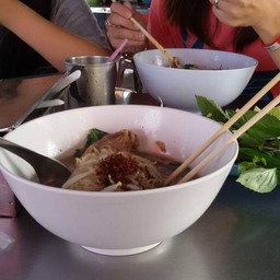 ก๋วยเตี๋ยวไก่มะระ สูตรตุ๋นยาจีน