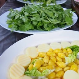 แปะก๊วย และผักสด