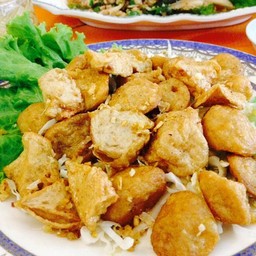 ลูกชิ้นหมูทอด