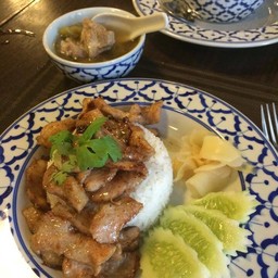 ข้าวหมูทอด