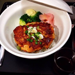 Salmon don on japanes rice